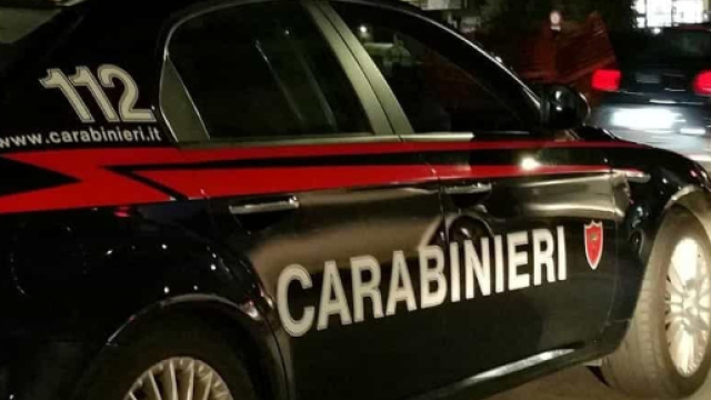 Uccide il compagno a martellate