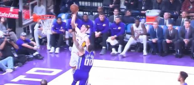 Lakers rookie Lonzo Ball going for a slam in their loss to the Kings -- Real GD's Latest Highlights via YouTube Lakers rookie Lonzo Ball going for a slam in their loss to the Kings -- Real GD's Latest Highlights via YouTube