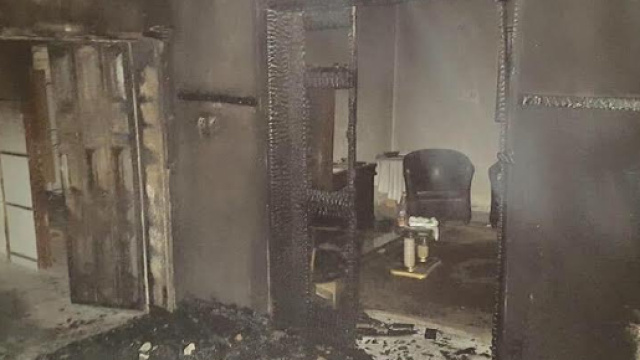 Foto di abitazione data alle fiamme.