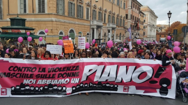 Roma, una fase della manifestazione nazionale contro la violenza di genere
