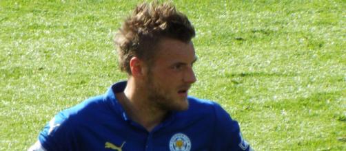 Leicester City striker Jamie Vardy looking fatigued in a past match. (Image Credit: Ian Johnson/Flickr)