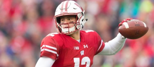 Alex Hornibrook and the Wisconsin Badgers are the only undefeated team in the AP Top 10. [Image via Sport My Life/YouTube]