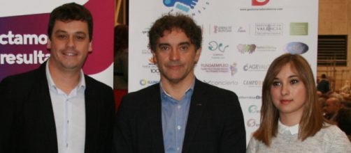 Iván Martí, Francesc Colomer (centro) y Serezade Enguídanos