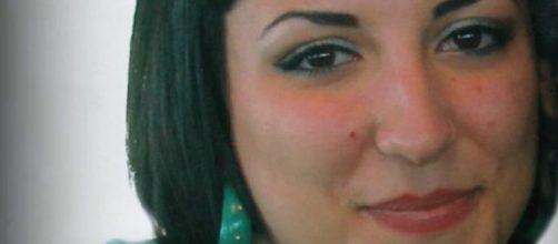 Michela Deriu, a 22 anni suicida per un suo video a luci rosse. Tre suoi "amici" sono indagati