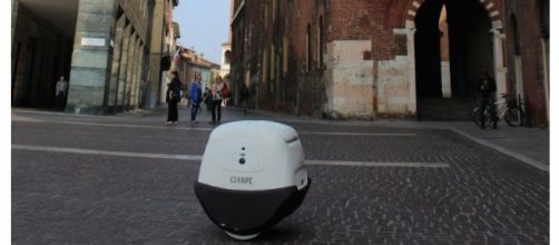 Yape è il nuovo robot italiano che farà il postino.