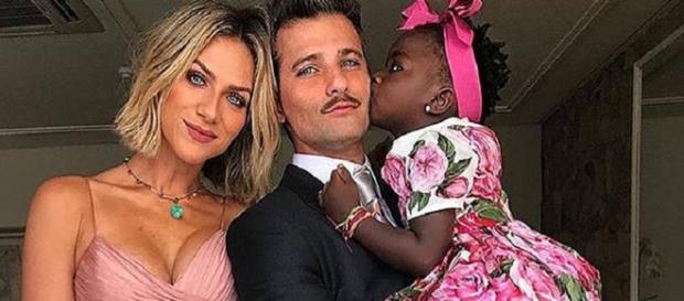 Família Gagliasso tomam providências após racismo contra Titi Família Gagliasso tomam providências após racismo contra Titi