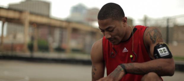 Fans get an update on Derrick Rose. Image Credit: adifansnet / Flickr Fans get an update on Derrick Rose. Image Credit: adifansnet / Flickr