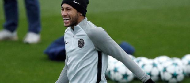 Neymar continua em conflito com o treinador Neymar continua em conflito com o treinador