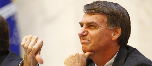 Novo ministro da economia precisa se "crítico", diz Bolsonaro (Crédito: Folha de SP) Novo ministro da economia precisa se "crítico", diz Bolsonaro (Crédito: Folha de SP)