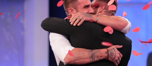 Trono Gay: Alex Migliorini ha scelto (VIDEO) Trono Gay: Alex Migliorini ha scelto (VIDEO)