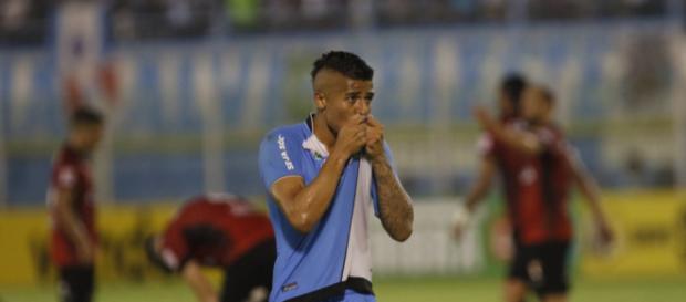 Vasco da Gama negocia com artilheiro que interessa ao Botafogo Vasco da Gama negocia com artilheiro que interessa ao Botafogo