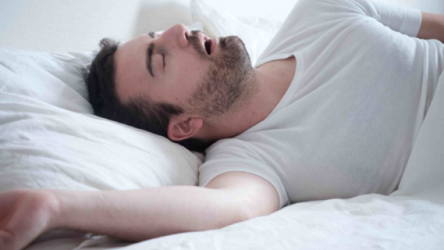 Apnee del sonno:quali pericoli nascondono e come curarle