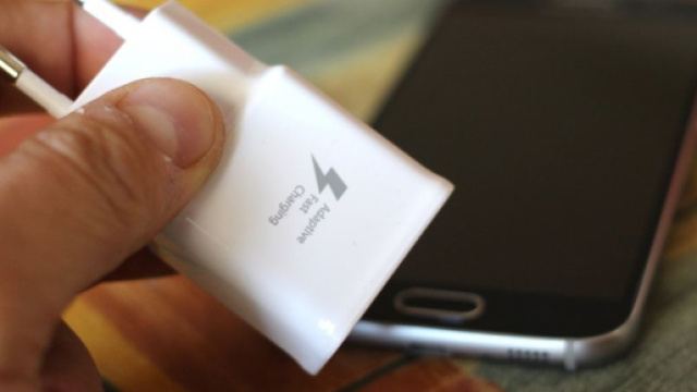 Perch&eacute; la ricarica rapida non fa bene allo smartphone