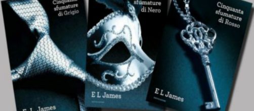 Le copertine dei libri della trilogia dell'autrice E.L.JAMES