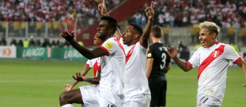 La gioia dei giocatori peruviani dopo la qualificazione ai Mondiali di Russia