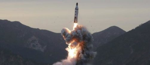 Nuovo missile verso il Giappone, la Corea del Nord ha ripreso i test balistici