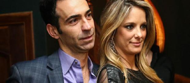 O casal recém casados revela detalhe da união O casal recém casados revela detalhe da união