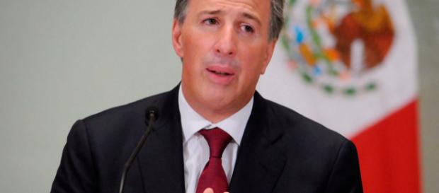 Ser Presidente es una aspiración legítima, pero ¿a qué se compromete Meade con el PRI? Ser Presidente es una aspiración legítima, pero ¿a qué se compromete Meade con el PRI?