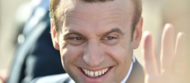 Sondage: popularité stable pour Macron, en légère hausse pour Philippe - bfmtv.com Sondage: popularité stable pour Macron, en légère hausse pour Philippe - bfmtv.com