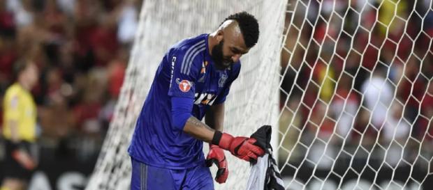 Goleiro falhou nos dois gols da vitória do Santos sobre o Flamengo Goleiro falhou nos dois gols da vitória do Santos sobre o Flamengo