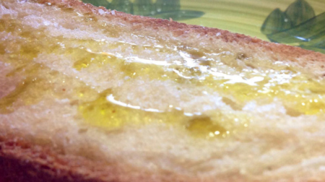 Pane, zucchero e olio. La merenda che non c'&egrave; pi&ugrave; &bull; Di testa e di gola - ditestaedigola.com