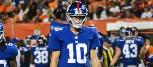 Ben McAdoo has decided to bench Eli Manning in favor of Geno Smith versus the Raider in week 13. - [Image via Erik Drost - Wikimedia Commons]