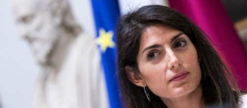 Virginia Raggi: la sua Giunta propone mille euro mensili a chi ospita migranti - panorama.it