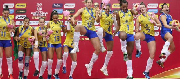 As meninas brasileiras comemoraram muito o título do Grand Prix 2017. (Divulgação: FIVB) As meninas brasileiras comemoraram muito o título do Grand Prix 2017. (Divulgação: FIVB)