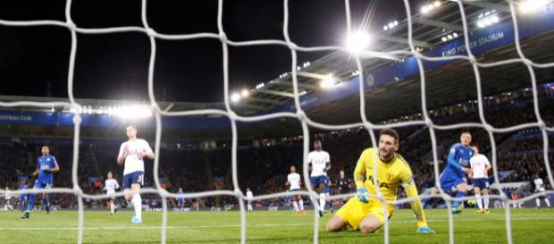 Jamie Vardy, right, watches how his volley goes over Hugo Lloris and open the score of the game. Photo: Carl Recine/Action Images via Reuters Jamie Vardy, right, watches how his volley goes over Hugo Lloris and open the score of the game. Photo: Carl Recine/Action Images via Reuters