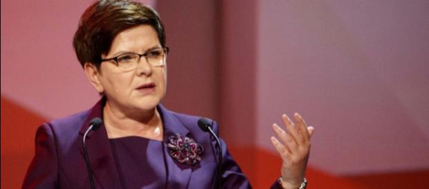 Premier Szydło w obronie Marszu Niepodległości (fot. dziennik.pl) Premier Szydło w obronie Marszu Niepodległości (fot. dziennik.pl)
