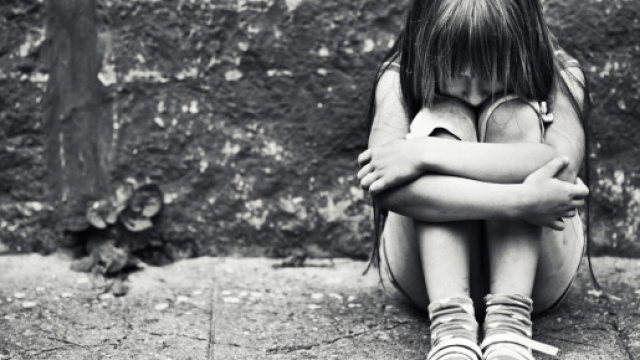 Bimba di nove anni violentata dal patrigno ora &egrave; incinta