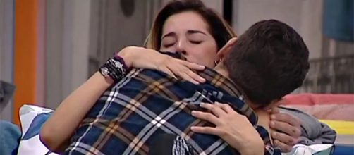 GFVip 2: tra Jeremias e Aida baci bollenti? Ecco gli indizi