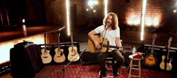 Chris Cornell - Pro Shot - Acoustic Live - -Image credit - Steved111 | YouTube Chris Cornell - Pro Shot - Acoustic Live - -Image credit - Steved111 | YouTube