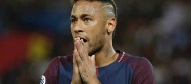 Neymar durante un encuentro con el PSG Neymar durante un encuentro con el PSG