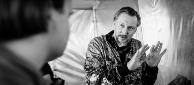 Reżyser Bodo Kox podczas pracy przy filmie "Człowiek z magicznym pudełkiem" (fot. Bartosz Mrozowski) Reżyser Bodo Kox podczas pracy przy filmie "Człowiek z magicznym pudełkiem" (fot. Bartosz Mrozowski)