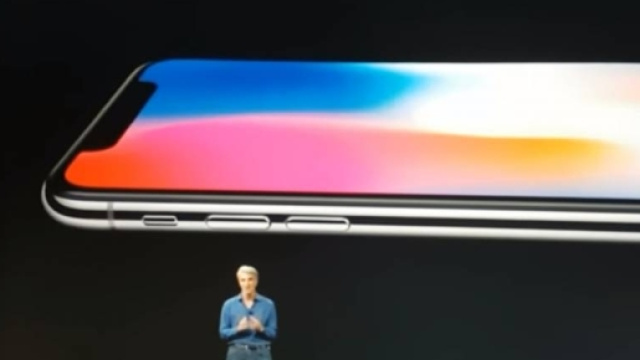 iPhone X durante la presentazione