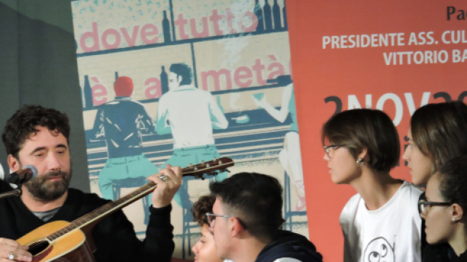 Presentazione libro Dove tutto è a metà, Taviano 2 novembre 2017