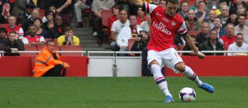 Arsenal player Mesut Ozil in a past match(image via Ronnie MacDonald/Wikimedia Commons)