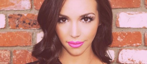 Scheana Marie poses with pink lips. - [Photo via Instagram]