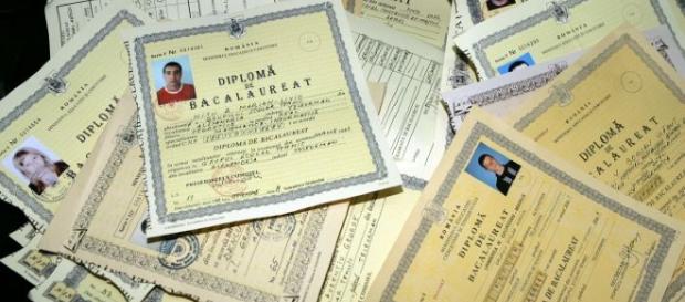 100 de liceeni au rămas fără diplomele de BACALAUREAT. Acestea au fost anulate 100 de liceeni au rămas fără diplomele de BACALAUREAT. Acestea au fost anulate