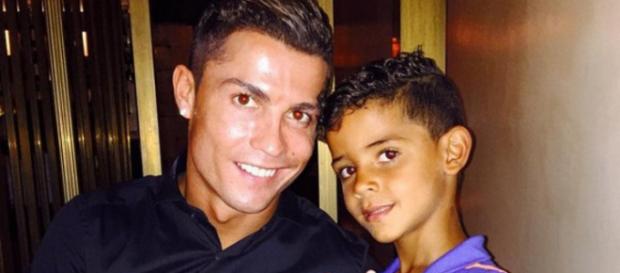 Cristiano com seu filho mais velho, Cristianinho Cristiano com seu filho mais velho, Cristianinho