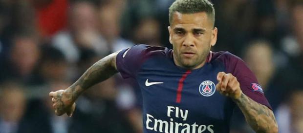 Dani Alves está contento en el PSG Dani Alves está contento en el PSG