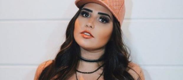 ''Essa crentada é um saco", desabafa Perlla sobre patrulha dos evangélicos ''Essa crentada é um saco", desabafa Perlla sobre patrulha dos evangélicos
