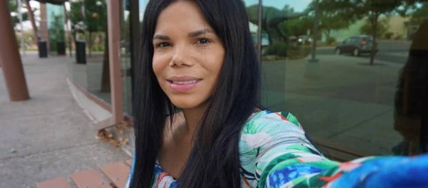 Mulher que atacou Titi vive nos Estados Unidos. Mulher que atacou Titi vive nos Estados Unidos.