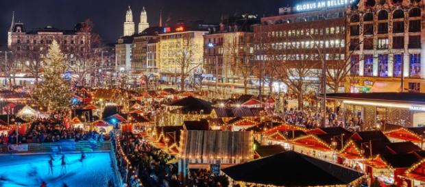 Weihnachtsmarkt, mercatini nei pressi del lago di Zurigo Weihnachtsmarkt, mercatini nei pressi del lago di Zurigo