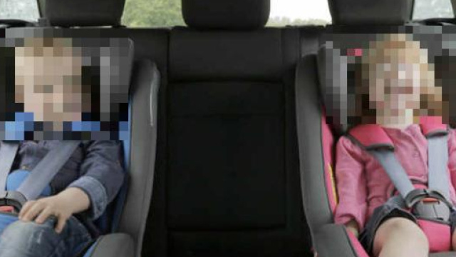 Due anni e otto mesi, abbandonate in auto