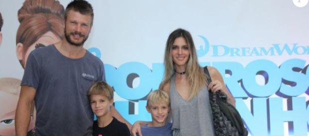 Rodrigo Hilbert e Fernanda Lima com os gêmeos Rodrigo Hilbert e Fernanda Lima com os gêmeos