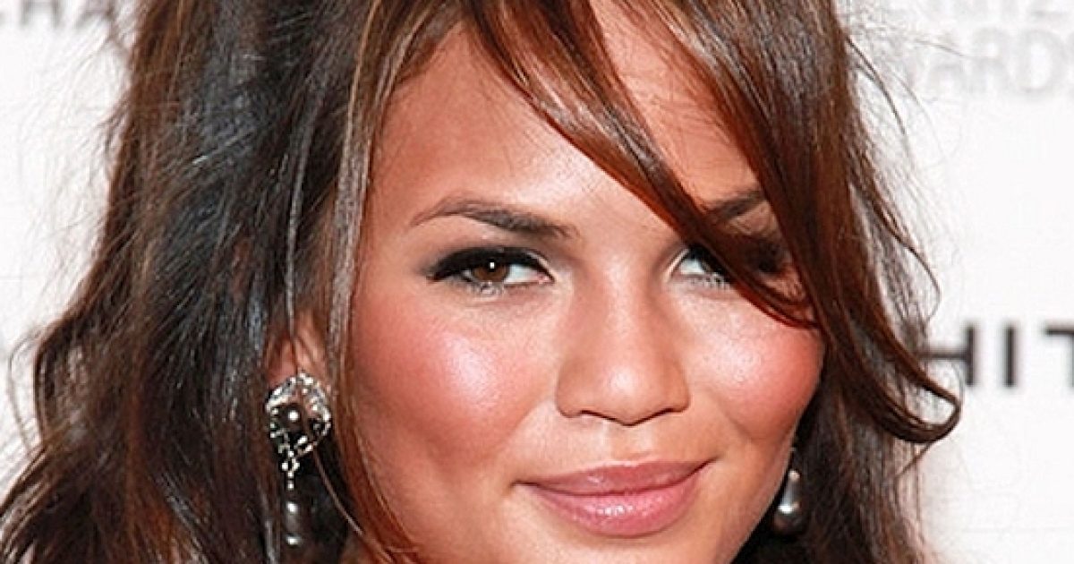 Chrissy Teigen Left A Waitress A $1,000 Tip