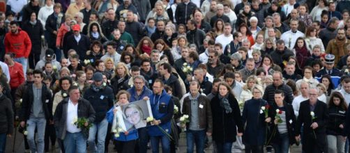Dimanche 5 novembre à Gray, entre 8 000 et 10 000 personnes défilent en hommage à la joggeuse assassinée Alexia Daval.