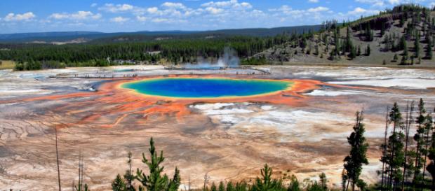 Grand Prismatic Spring - Yellowstone National Park (Image via: Wikipedia) Grand Prismatic Spring - Yellowstone National Park (Image via: Wikipedia)